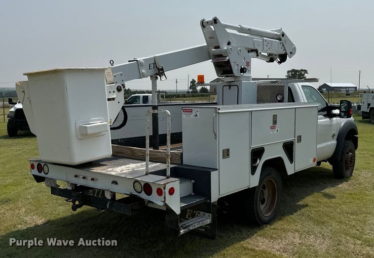 image for item DX3488 2013 Ford  F550 Super Duty XLT bucket truck