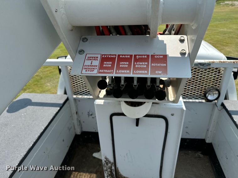 image for item DX3488 2013 Ford  F550 Super Duty XLT bucket truck