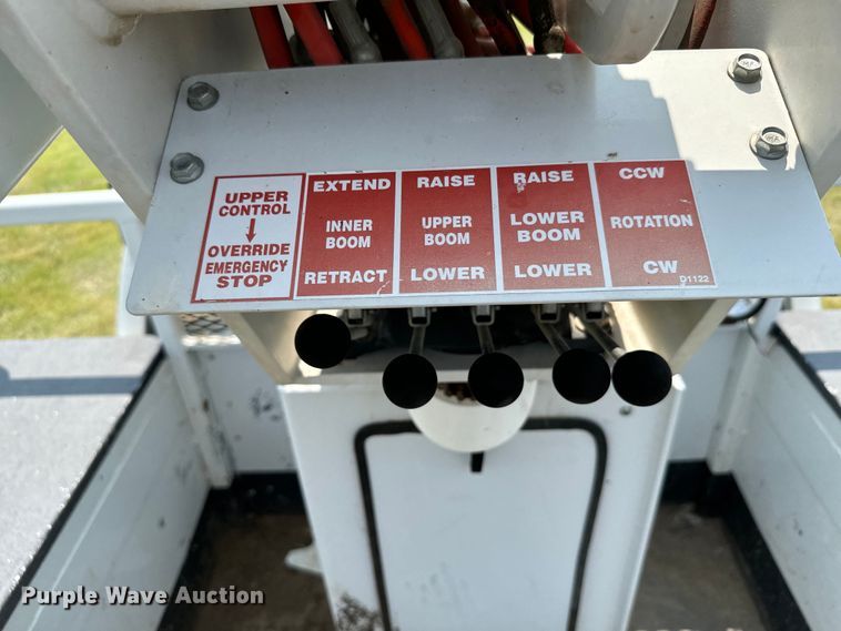 image for item DX3488 2013 Ford  F550 Super Duty XLT bucket truck