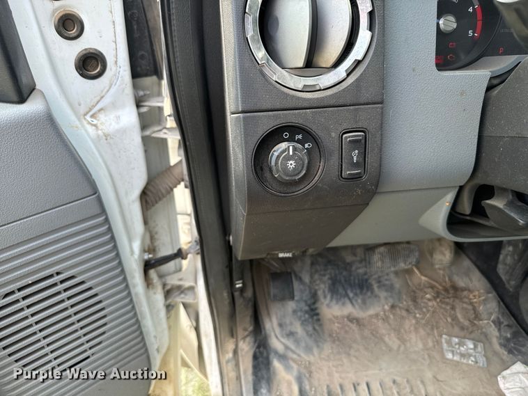 image for item DX3488 2013 Ford  F550 Super Duty XLT bucket truck