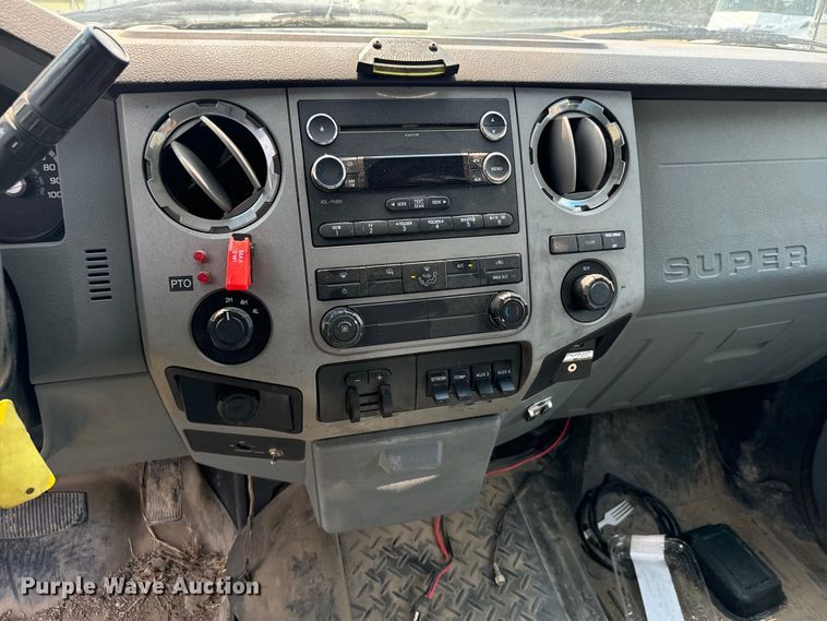 image for item DX3488 2013 Ford  F550 Super Duty XLT bucket truck