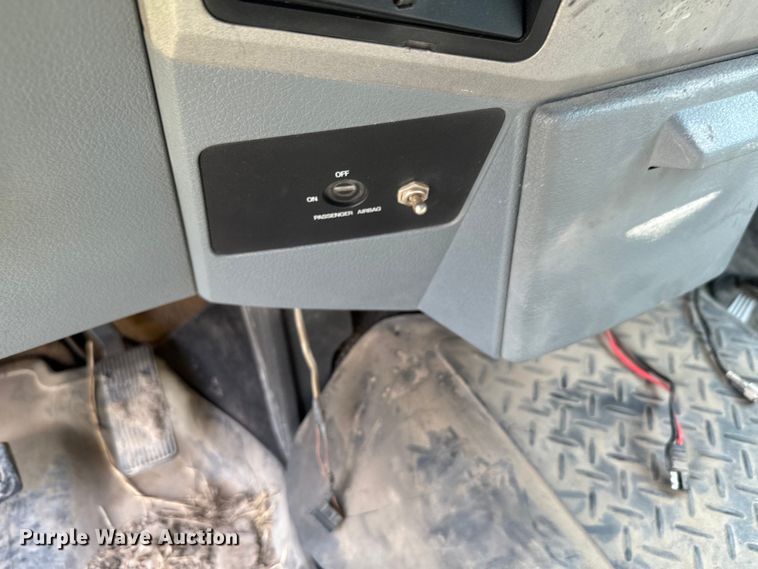 image for item DX3488 2013 Ford  F550 Super Duty XLT bucket truck