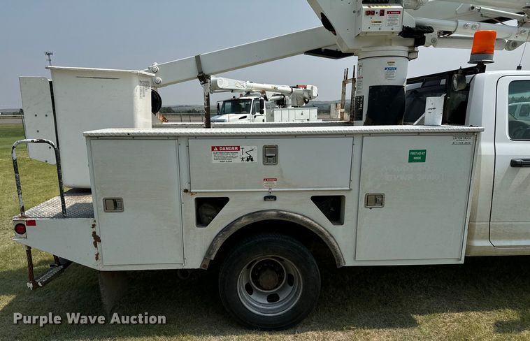 image for item DX3490 2012 Dodge Ram 5500HD bucket truck