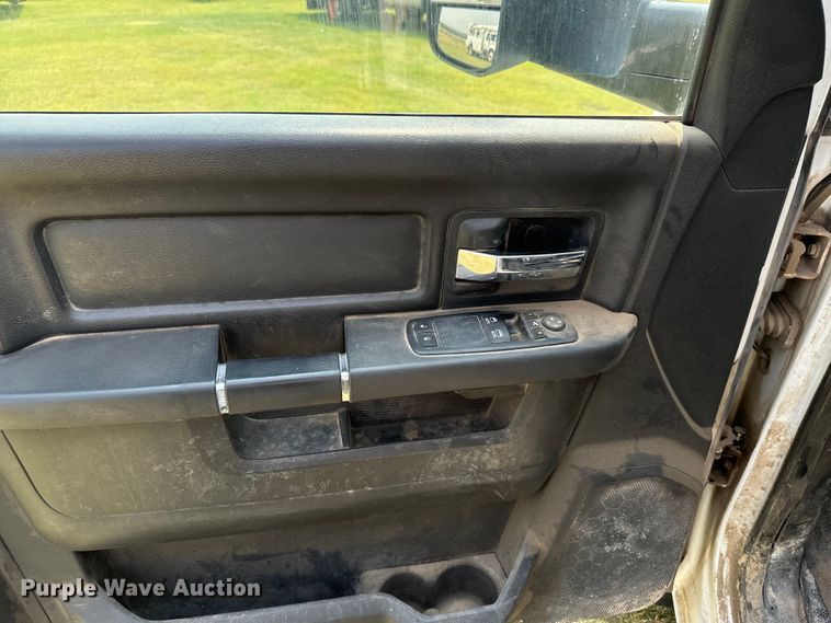 image for item DX3490 2012 Dodge Ram 5500HD bucket truck