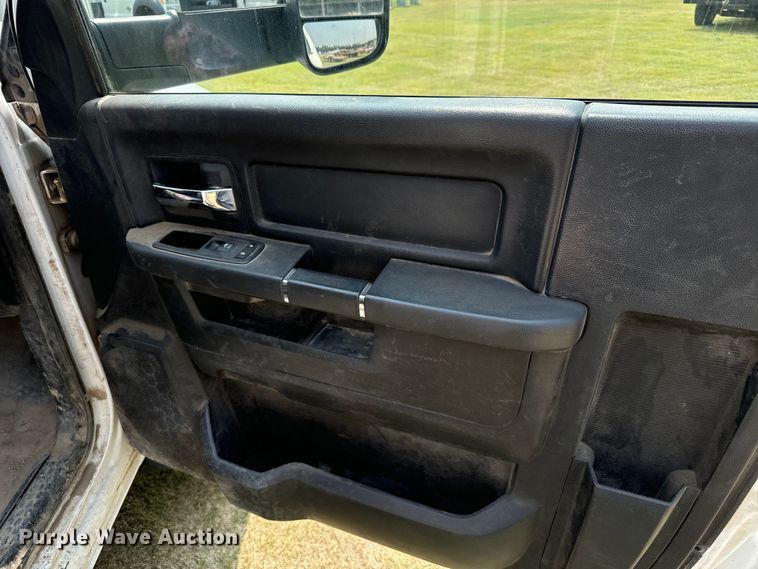 image for item DX3490 2012 Dodge Ram 5500HD bucket truck