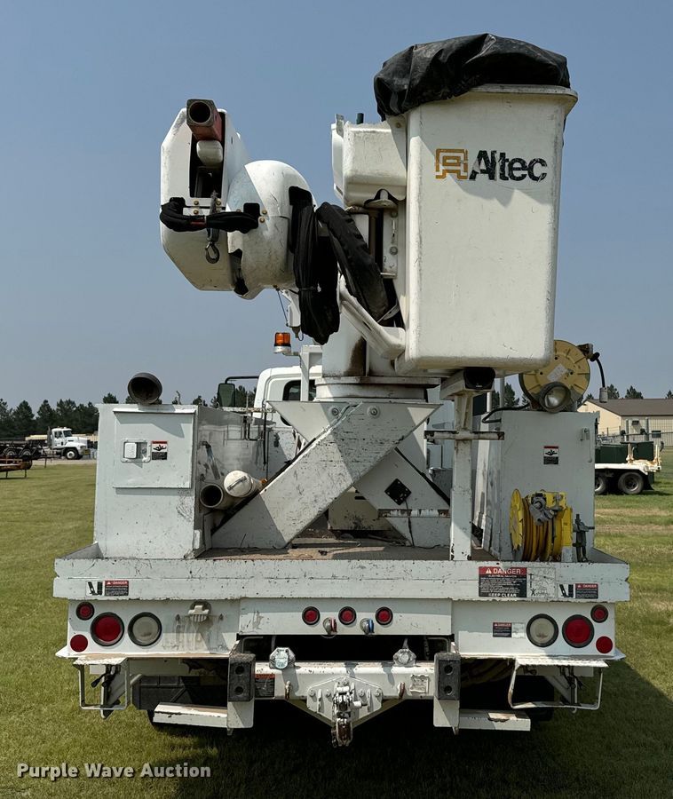 image for item DX3491 2008 International DuraStar 4300 bucket truck