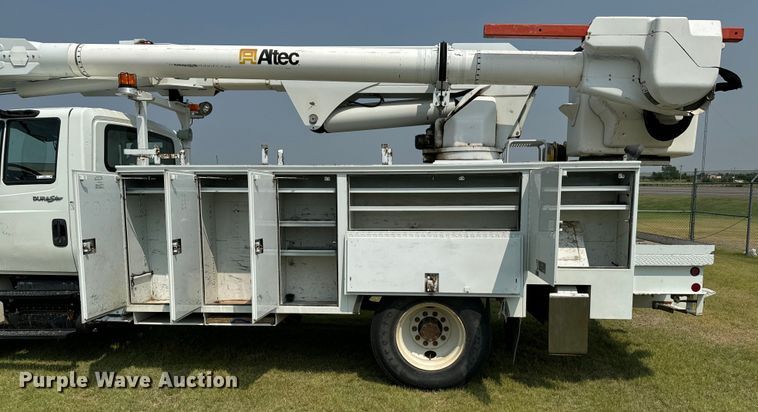 image for item DX3491 2008 International DuraStar 4300 bucket truck