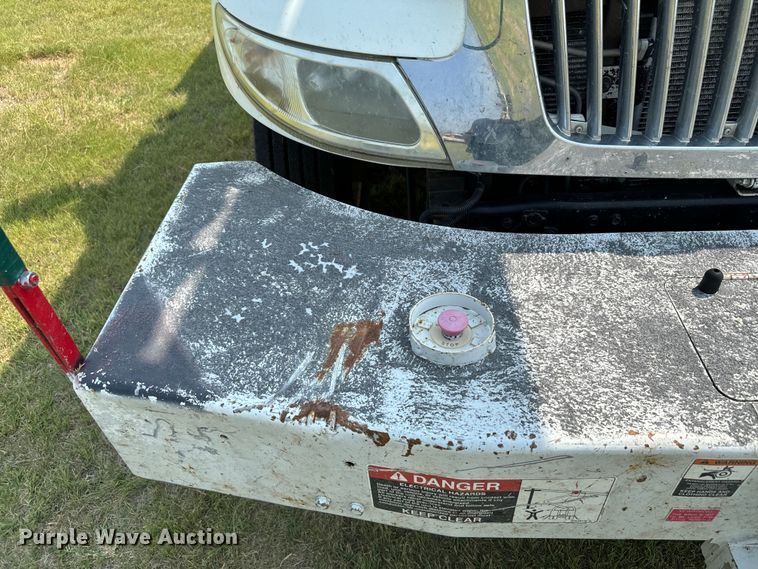 image for item DX3491 2008 International DuraStar 4300 bucket truck