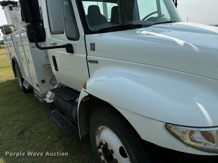 image for item DX3491 2008 International DuraStar 4300 bucket truck