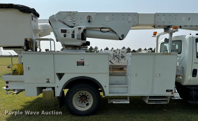 image for item DX3491 2008 International DuraStar 4300 bucket truck