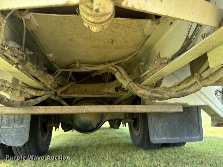 image for item DX3491 2008 International DuraStar 4300 bucket truck