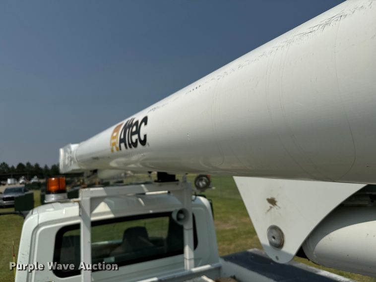 image for item DX3491 2008 International DuraStar 4300 bucket truck