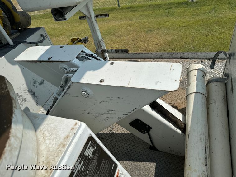 image for item DX3491 2008 International DuraStar 4300 bucket truck