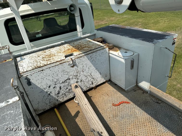 image for item DX3491 2008 International DuraStar 4300 bucket truck