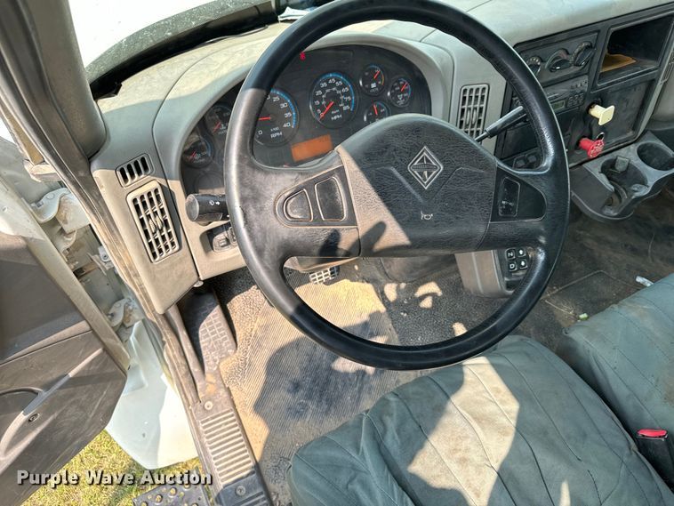 image for item DX3491 2008 International DuraStar 4300 bucket truck