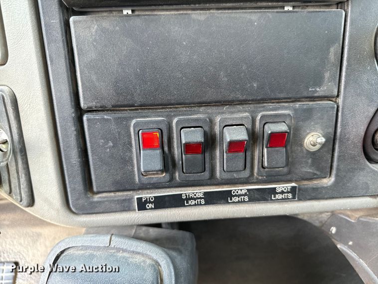 image for item DX3491 2008 International DuraStar 4300 bucket truck