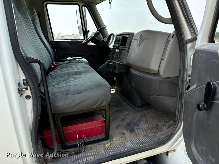 image for item DX3491 2008 International DuraStar 4300 bucket truck