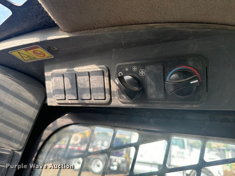 image for item DX3519 2009 Caterpillar 262C skid steer loader