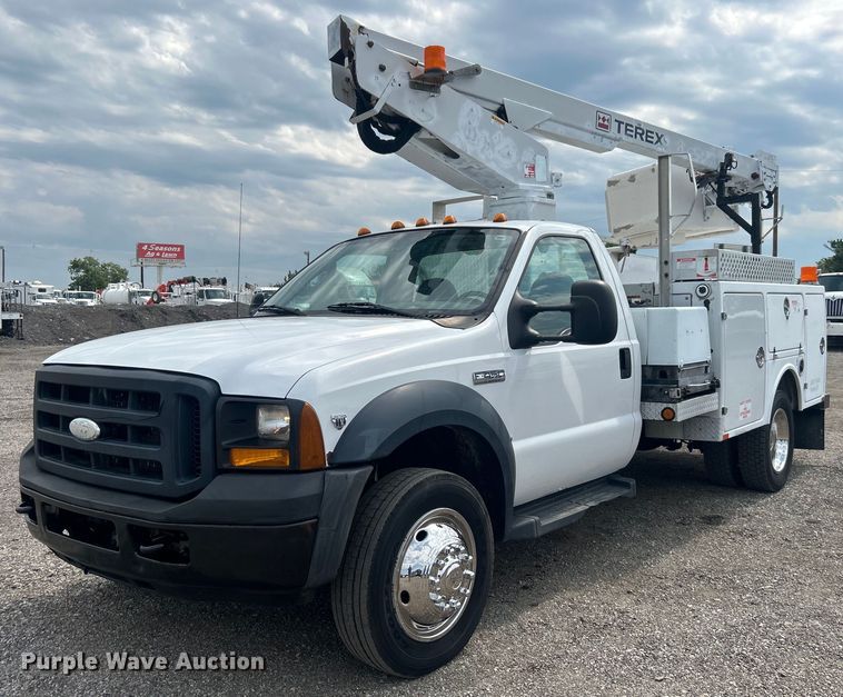 image for item EG0809 2006 Ford F450 Super Duty  bucket truck
