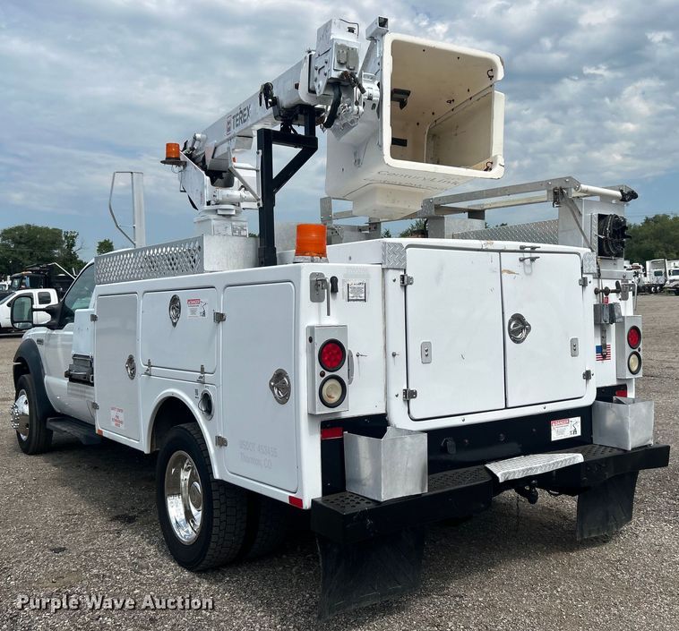 image for item EG0809 2006 Ford F450 Super Duty  bucket truck