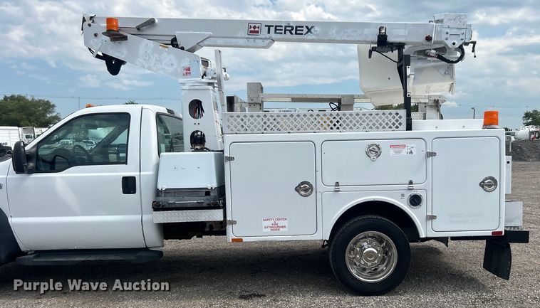 image for item EG0809 2006 Ford F450 Super Duty  bucket truck