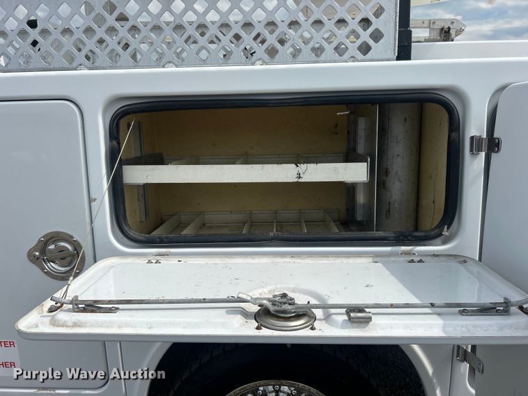 image for item EG0809 2006 Ford F450 Super Duty  bucket truck