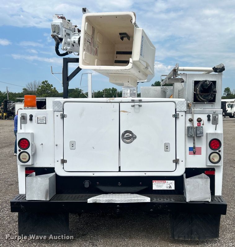 image for item EG0809 2006 Ford F450 Super Duty  bucket truck