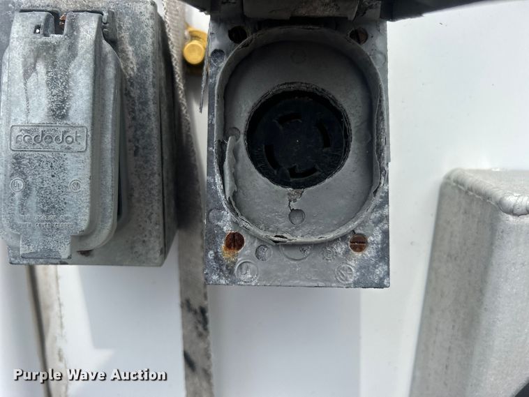 image for item EG0809 2006 Ford F450 Super Duty  bucket truck