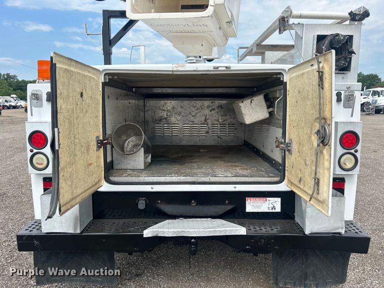 image for item EG0809 2006 Ford F450 Super Duty  bucket truck