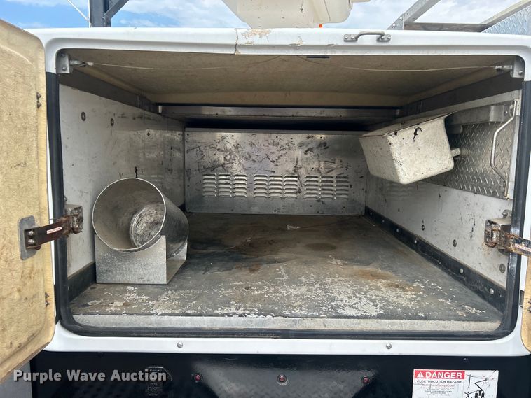 image for item EG0809 2006 Ford F450 Super Duty  bucket truck