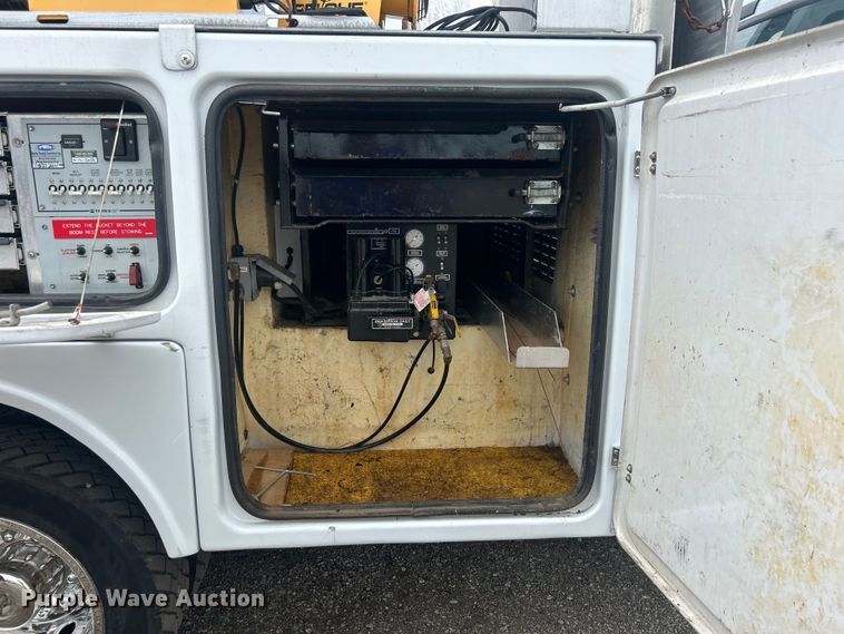 image for item EG0809 2006 Ford F450 Super Duty  bucket truck