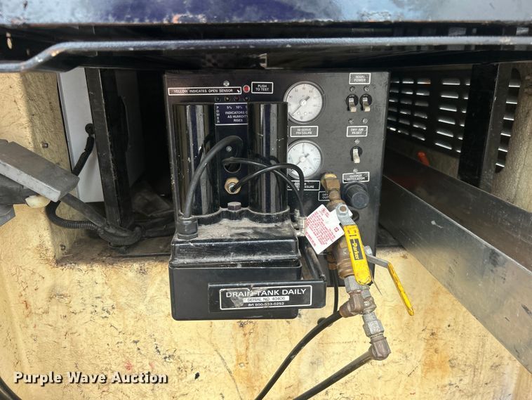 image for item EG0809 2006 Ford F450 Super Duty  bucket truck