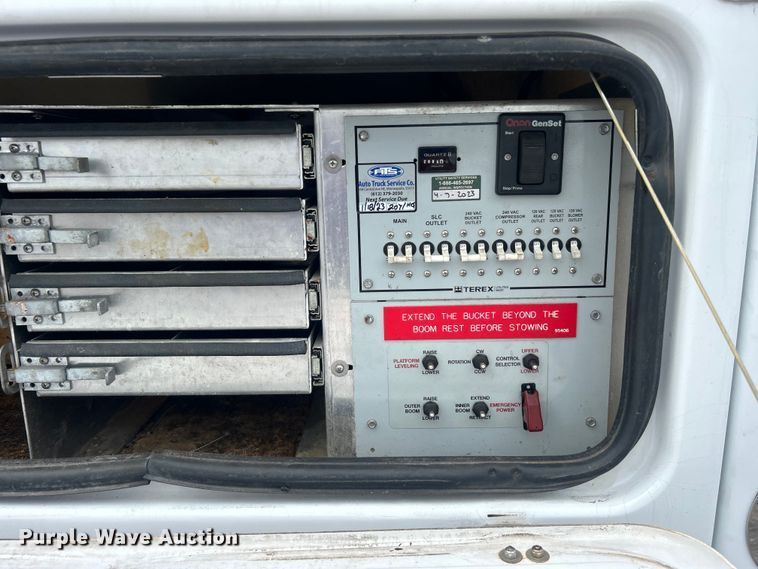 image for item EG0809 2006 Ford F450 Super Duty  bucket truck