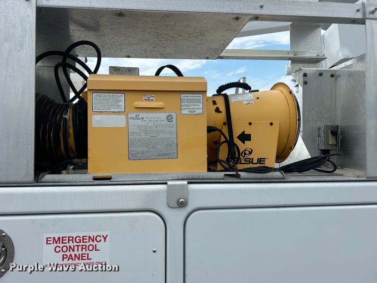 image for item EG0809 2006 Ford F450 Super Duty  bucket truck