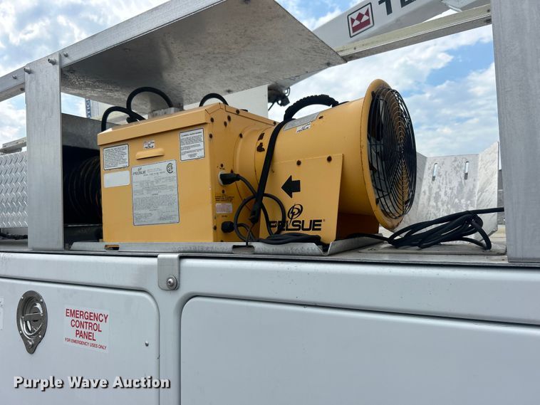 image for item EG0809 2006 Ford F450 Super Duty  bucket truck