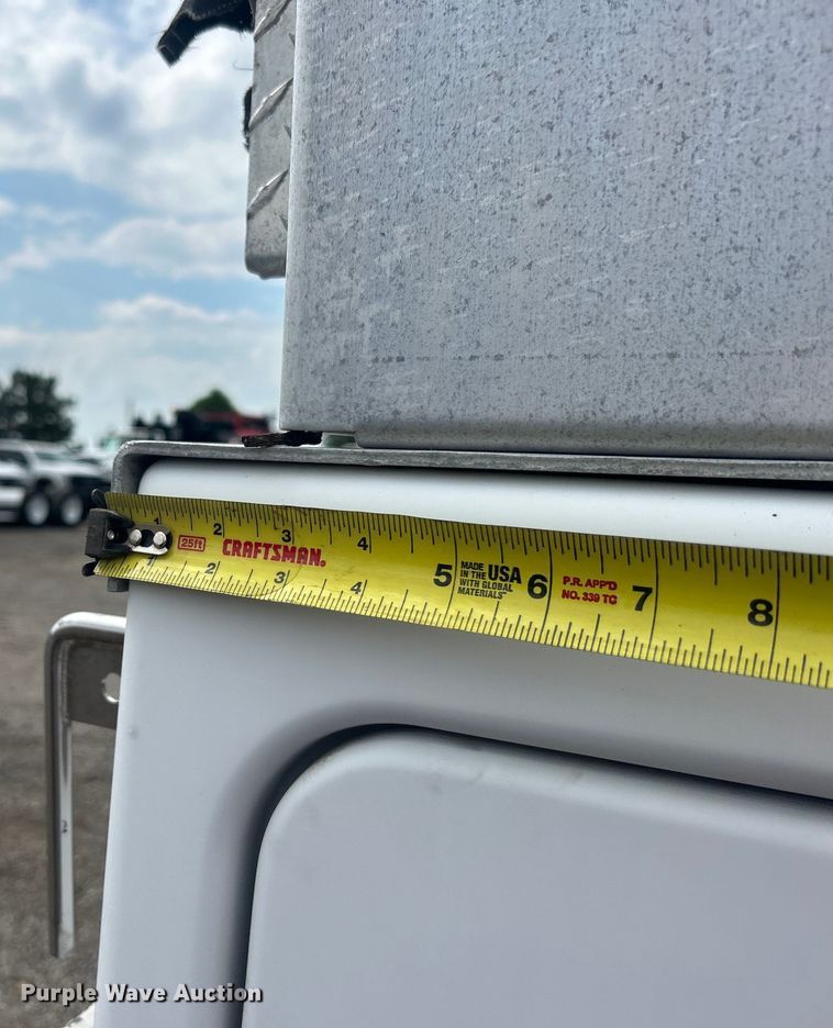 image for item EG0809 2006 Ford F450 Super Duty  bucket truck