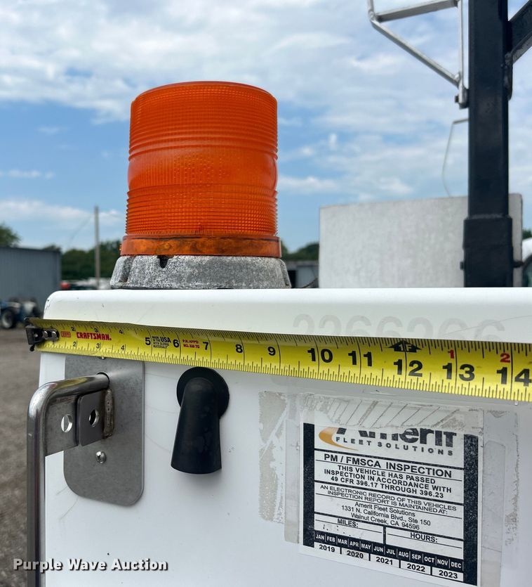 image for item EG0809 2006 Ford F450 Super Duty  bucket truck