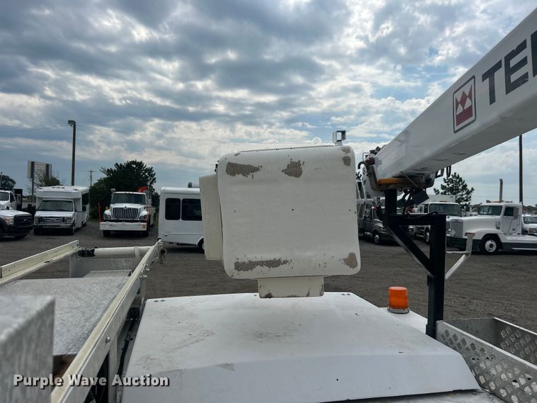 image for item EG0809 2006 Ford F450 Super Duty  bucket truck