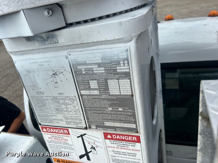 image for item EG0809 2006 Ford F450 Super Duty  bucket truck