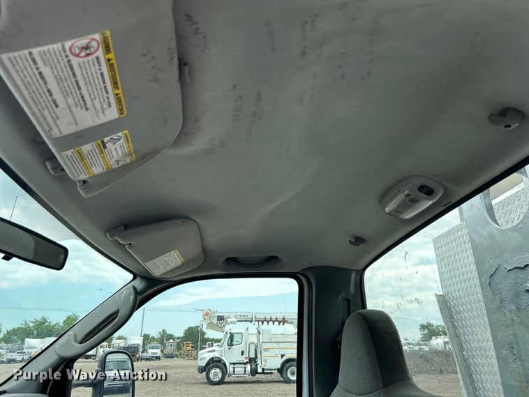 image for item EG0809 2006 Ford F450 Super Duty  bucket truck