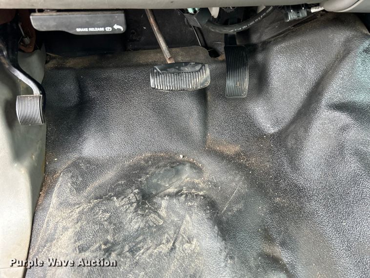 image for item EG0809 2006 Ford F450 Super Duty  bucket truck