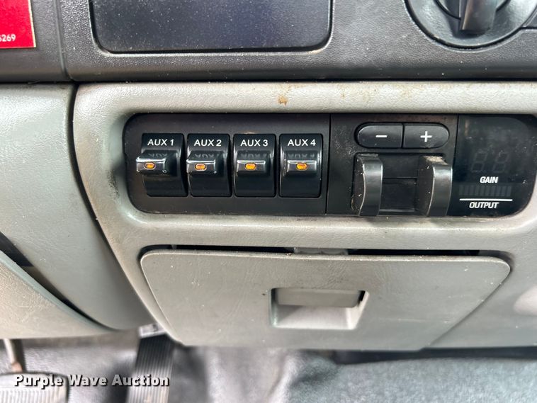 image for item EG0809 2006 Ford F450 Super Duty  bucket truck