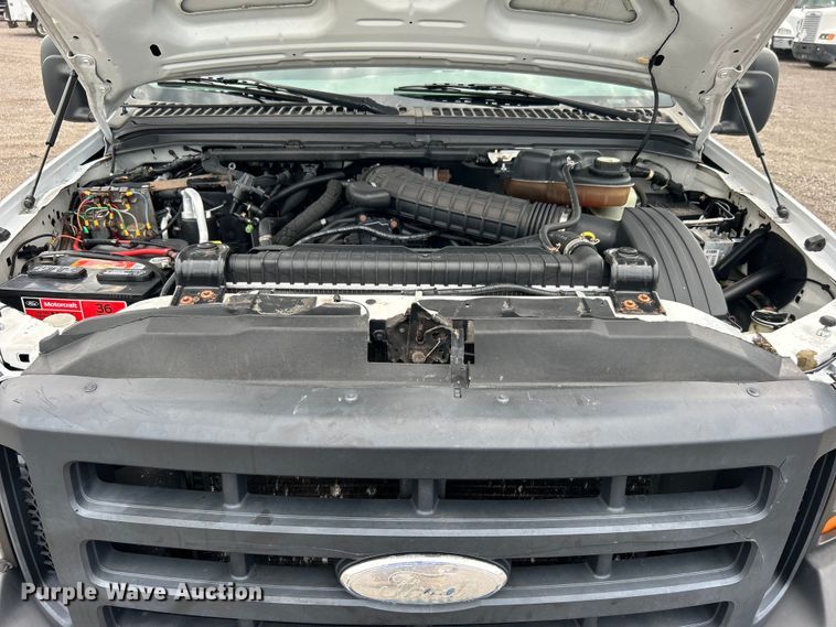 image for item EG0809 2006 Ford F450 Super Duty  bucket truck