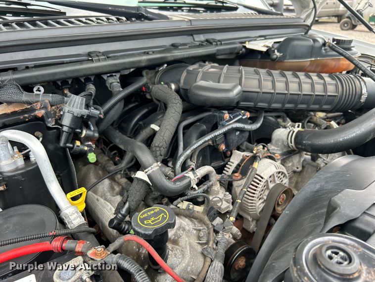 image for item EG0809 2006 Ford F450 Super Duty  bucket truck