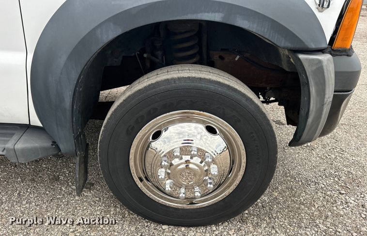 image for item EG0809 2006 Ford F450 Super Duty  bucket truck