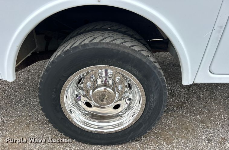 image for item EG0809 2006 Ford F450 Super Duty  bucket truck