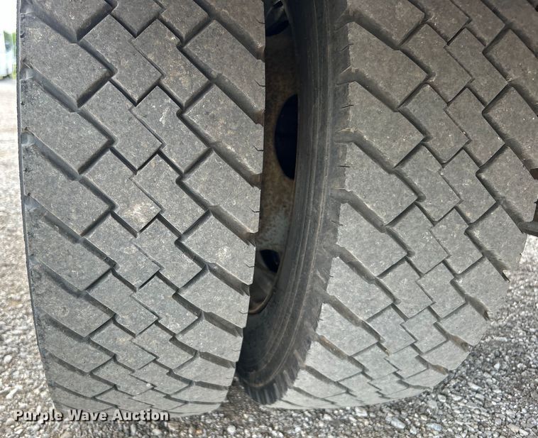 image for item EG0809 2006 Ford F450 Super Duty  bucket truck