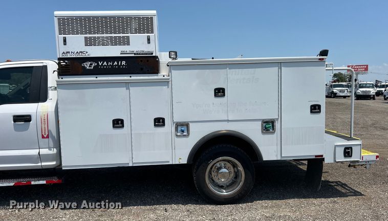 image for item EG0824 2018 Ford F550 utility / service truck