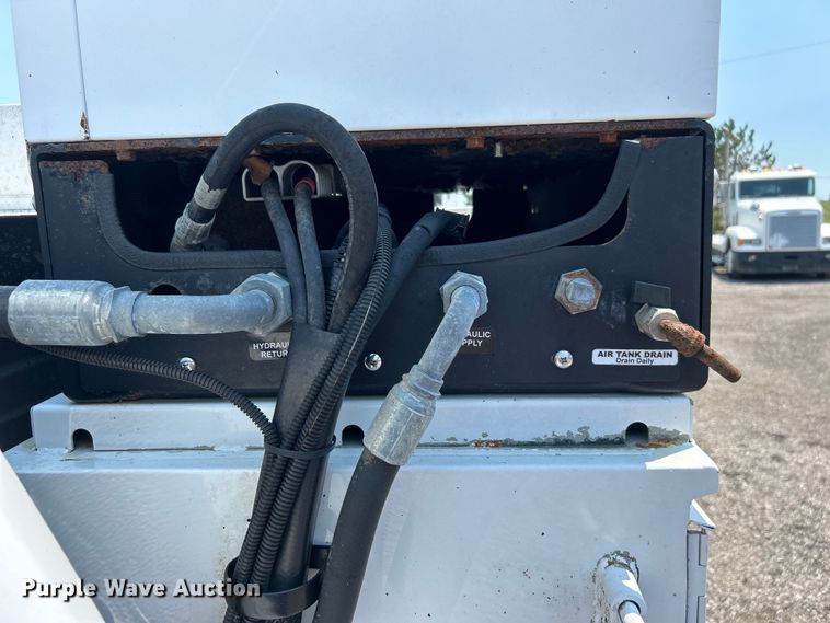 image for item EG0824 2018 Ford F550 utility / service truck