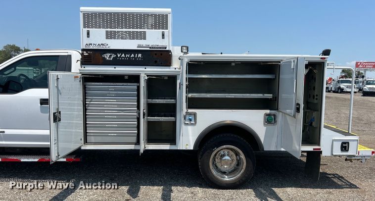 image for item EG0824 2018 Ford F550 utility / service truck